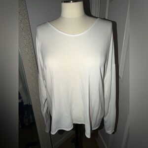 Women's White Long-Sleeve Crewneck Top